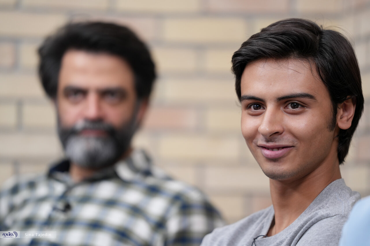 این که باید از «شهید» هم دفاع کرد، نشان از شکاف عظیم اجتماعی است/ قراری بر تغییر پایان فیلم نبود/ معرفی چهار بازیگر به سینمای نوجوان با «بچه مردم» 