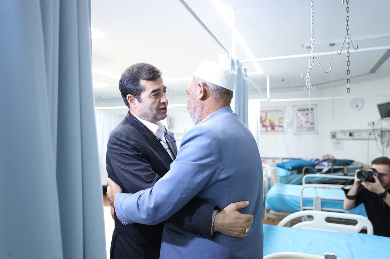 عکس | عیادت خاص از صابر کاظمی 2