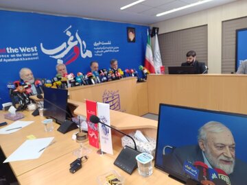 جواد لاریجانی: ایران میتواند در کمتر از دو هفته بمب اتم بسازد، اما.../ ایران به هر ننه قمری اجازه دخالت در اصول هستهای و موشکی را نمیدهد