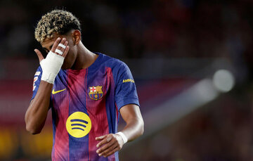 عکس | جدیدترین بوسه یامال بعد از جدایی