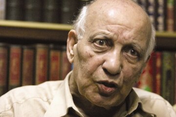 حقوق‌دانی که از حوزه برید/ آیت‌الله خویی از ترک لباس روحانیت توسط این شاگرد خود گریست