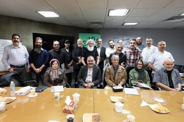 موضوع: عجله / چهره‌نگاری از پرویز شاپور، کامبیز درم‌بخش، اردشیر محصص، غلامعلی لطیفی و جواد علیزاده / دوازدهمین دوسالانه کاریکاتور تهران کلید خورد