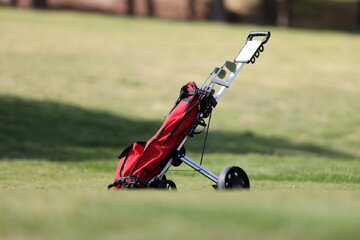 عکس | سفیر اسپانیا در لیگ ایران توپ زد!