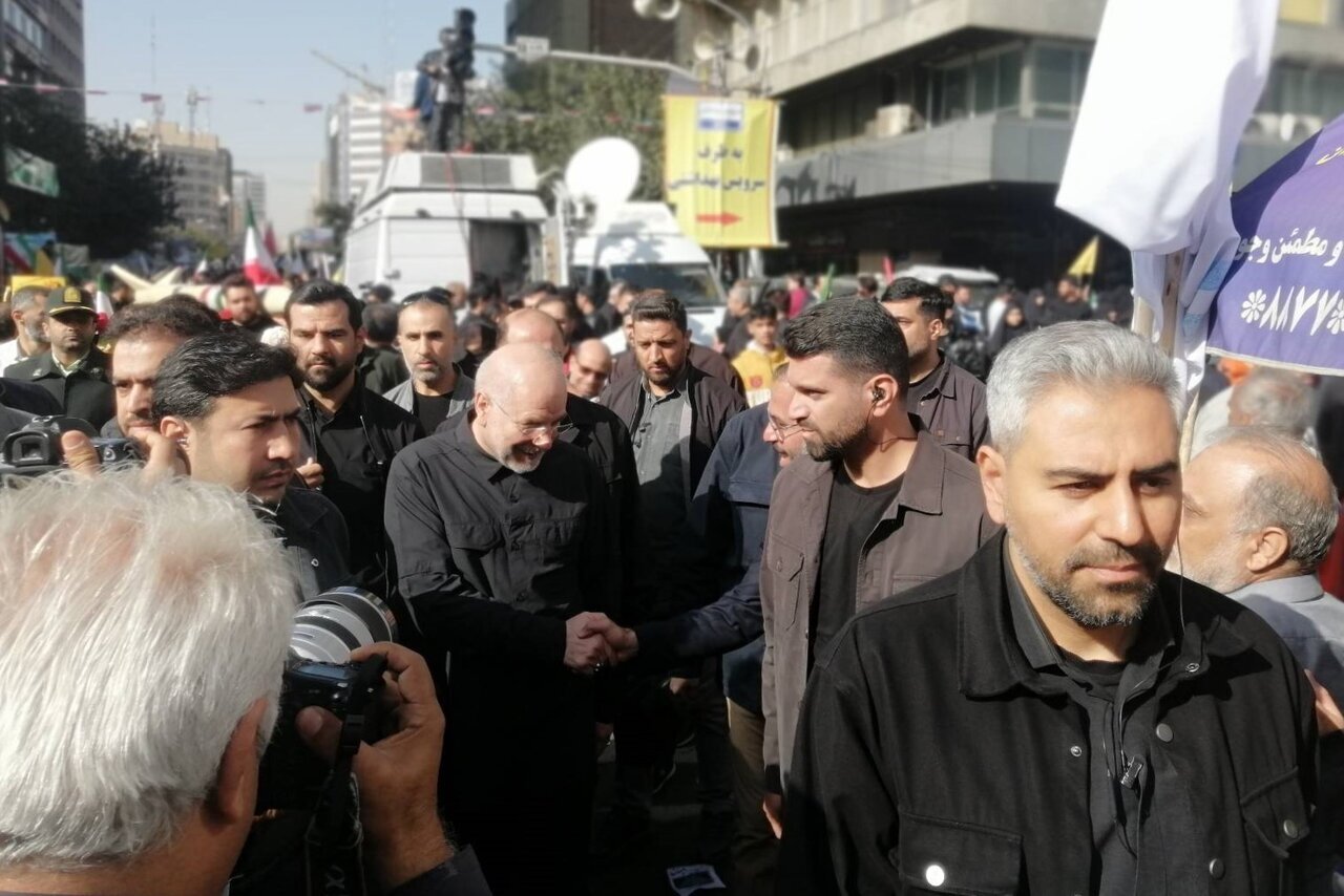 حضور قالیباف در مراسم راهپیمایی ۱۳ آبان+عکس