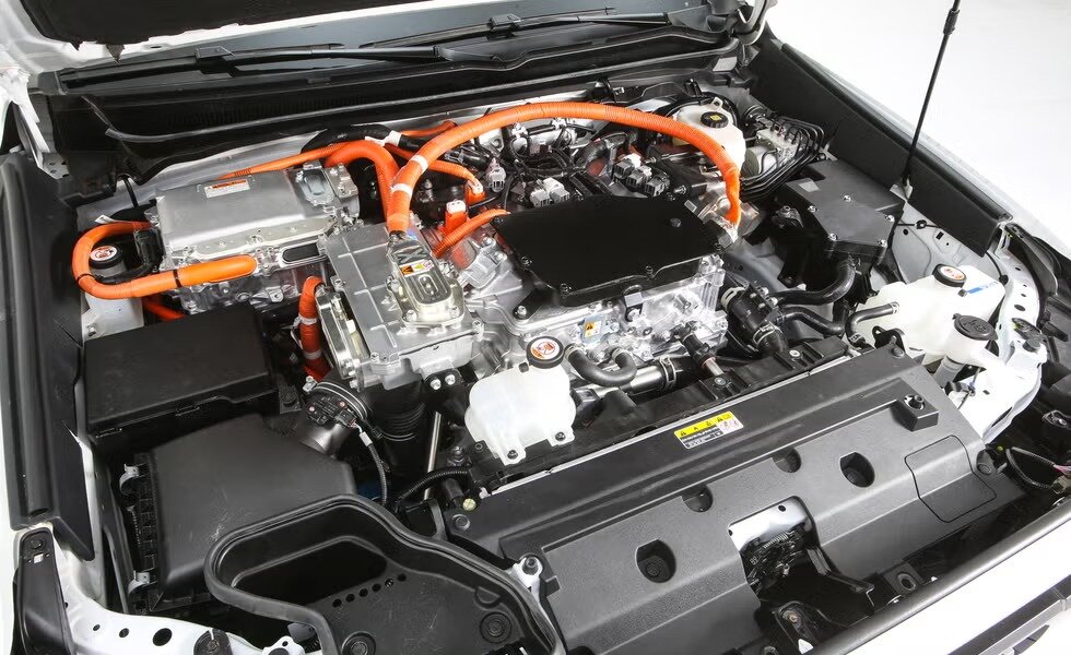 وانت جدید تویوتا با همه فرق  دارد / نه بنزینی است، نه برقی / عکس