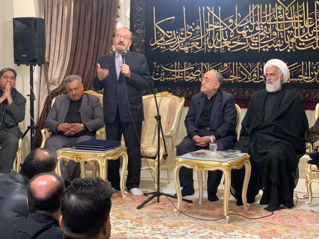 حضور در مجلس عزای بانوی دو جهان