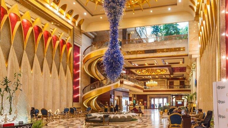 هتل درویشی با معماری خاص و اتاق‌های رویایی در خیابان امام رضا