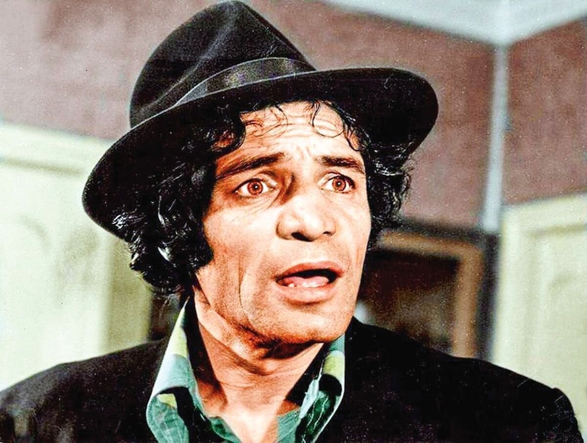 عکسی از رضا بیک‌ایمان‌وردی در کابین خلبانی متعلق به دهه ۷۰ منتشر شد.