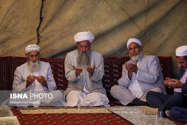 تصاویری از عزاداری اهالی روستای صابر کاظمی بعد از درگذشت او