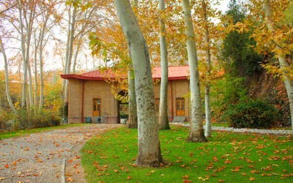 آخرهفته کجا برویم؟/ ۷ مقصد جذاب برای تهران‌گردی پاییزی؛ از باغ‌های تاریخی تا طبیعت رنگارنگ
