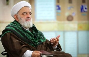 تقرب به خدا با مستحبات و مراقبت از اعمال، راه رسیدن به جمع صالحین است