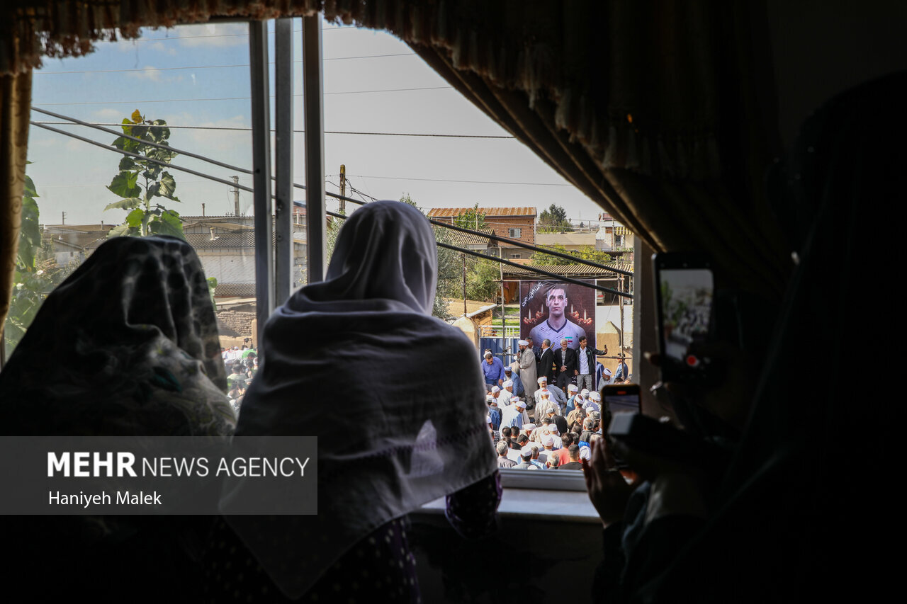 تصاویر مراسم خاکسپاری صابر کاظمی در زادگاهش 3