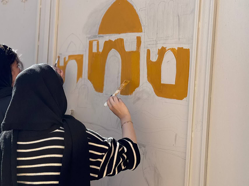 «ارتدر» در دل کویر سمنان؛ وقتی درهای بیابانک به قابهای نقاشی بدل شدند