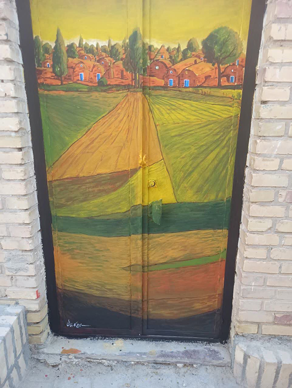 «ارتدر» در دل کویر سمنان؛ وقتی درهای بیابانک به قابهای نقاشی بدل شدند