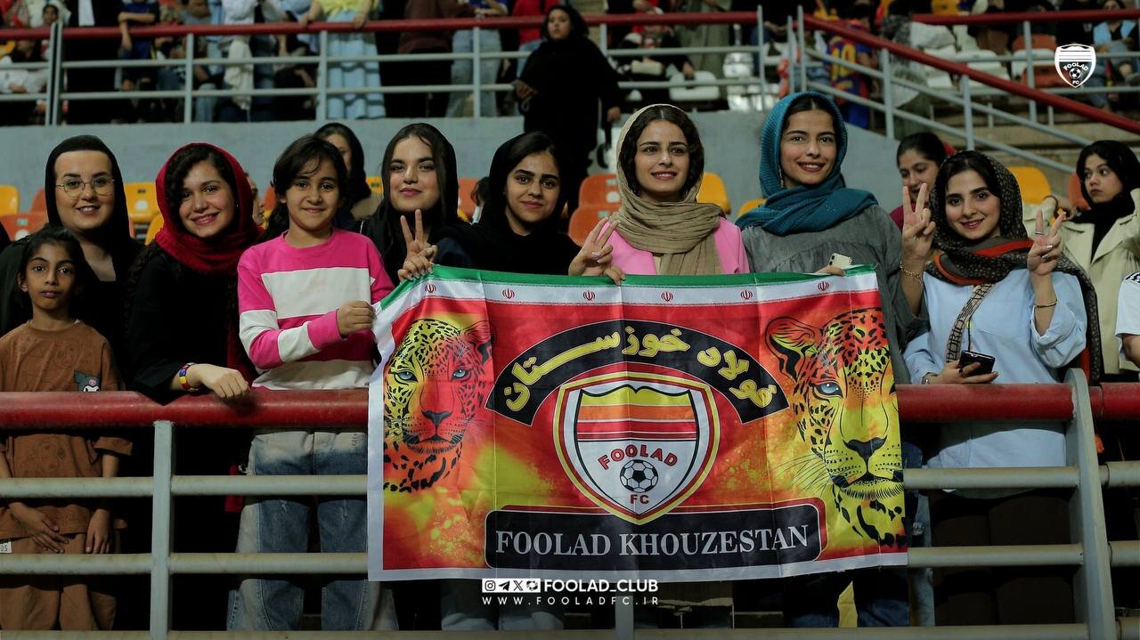 تصاویری از اولین حضور زنان اهوازی در ورزشگاه