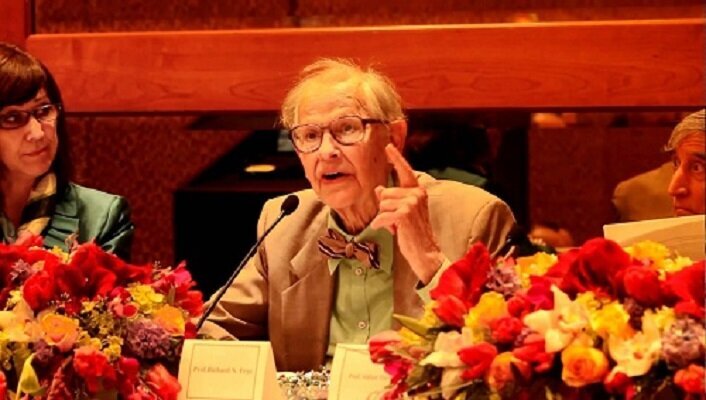 می‌خواهم کنار زاینده‌رود دفن شوم/ ایرانیان عرب نیستند