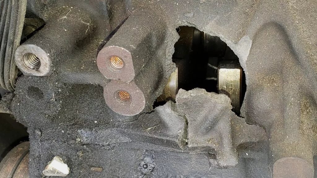 شاتون زدن چیست؟ / بررسی نشانهها و علت شاتون زدن خودرو