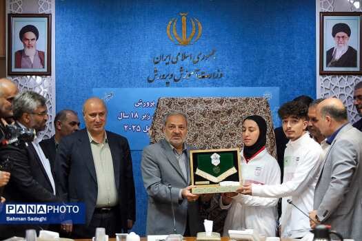 برگزاری آیین بدرقه تیم ملی فوتسال دانش آموزی به برزیل