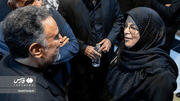 اعتراف خبرگزاری اصولگرا درباره یک نسبت دروغ به تاجزاده و آذر منصوری + تصویر