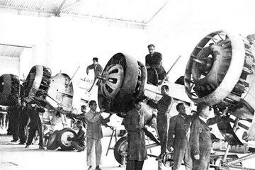 درخواست زن ایرانی از خلبان آمریکایی برای سفر به دور دنیا؛ سال ۱۳۰۷ + عکس