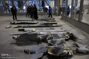 نمایش لاشه پهپادهای «هرون» و «هرمس» اسرائیل در نمایشگاه هوافضای سپاه / تصاویر تجهیزات پیشرفته ارتش صهیونیستی در جنگ 12 روزه