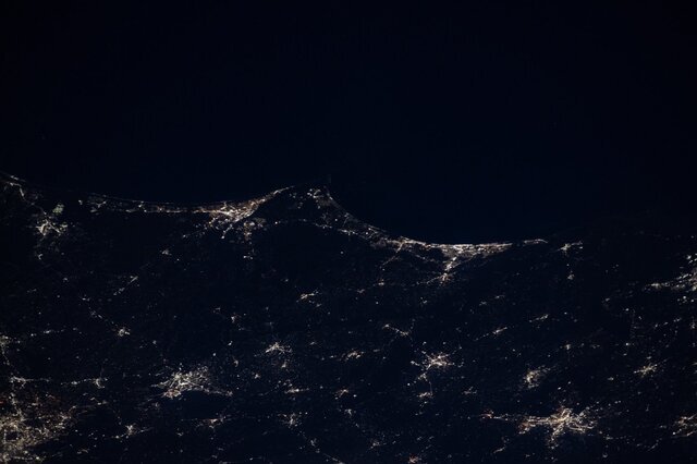 ثبت لحظه دیدار زمین و فضا / وقتی عکاس و فضانورد از هم عکس گرفتند