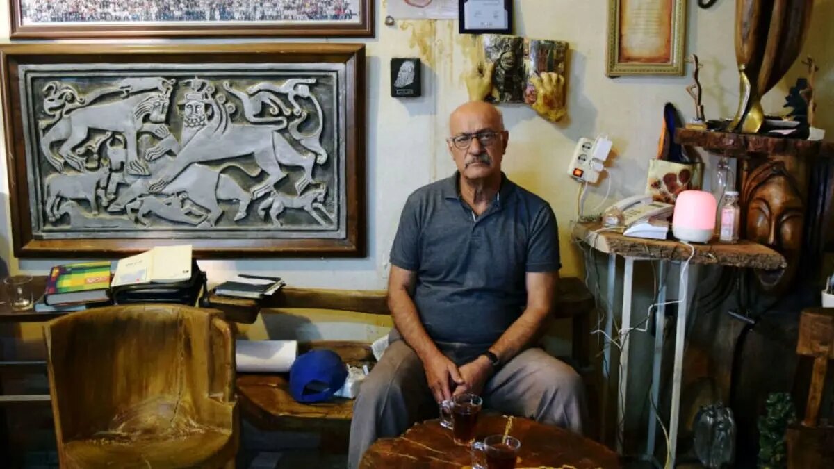 از مغایرتهای تاریخی تا ایرادهای شکلی مجسمه «زانو زدن والریانوس»/ باید دید مانعتراشیها در روز کوروش متوقف میشود؟