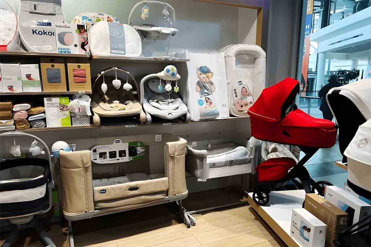 تصویری از یک فروشگاه سیسمونی و لوازم نوزاد