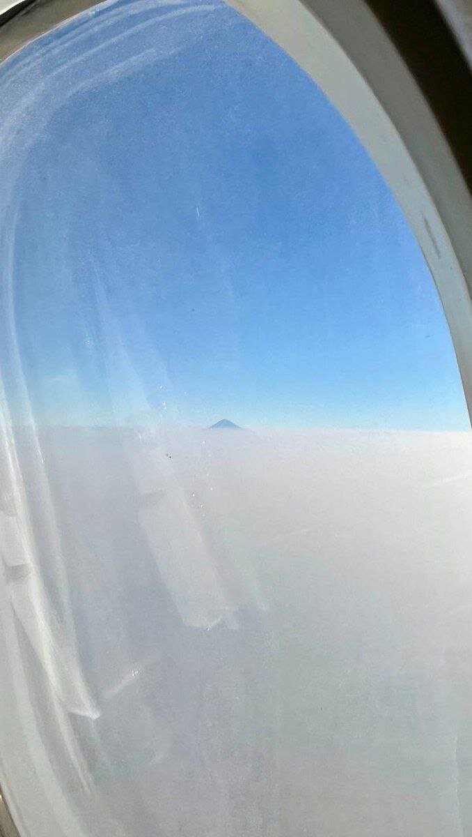 عکس | تصویری تلخ از قله دماوند در میان حجم انبوه آلودگی هوا در تهران