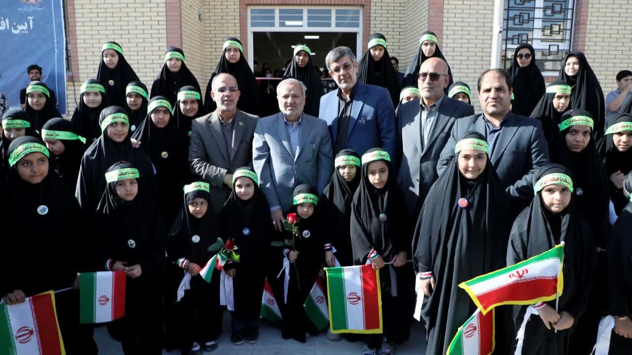 بهره‌برداری از دو مجموعه آموزشی جدید در شهرستان میبد