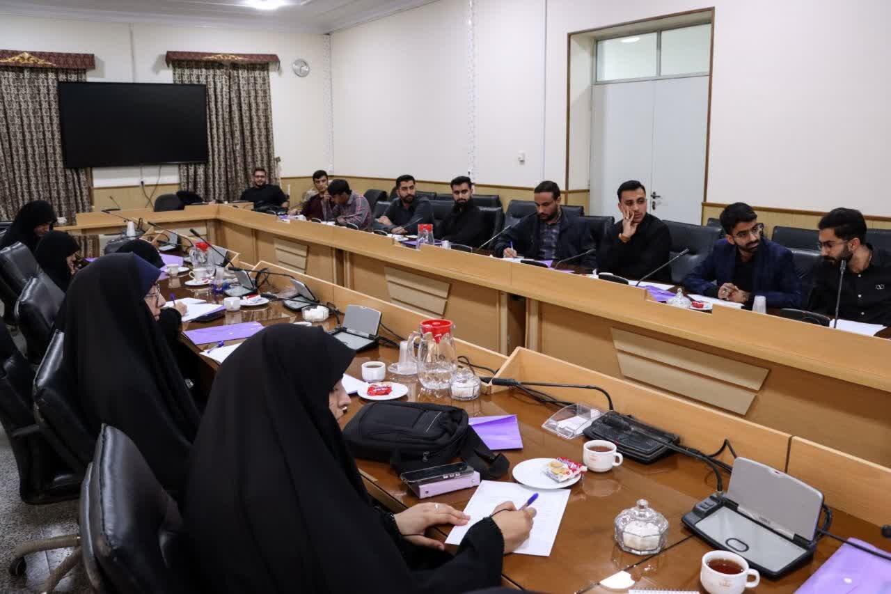 نشست صمیمانه با دبیران تشکل‌های دانشجویی استان یزد