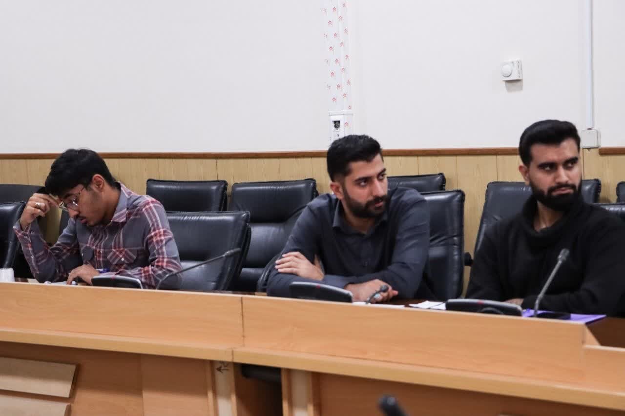 نشست صمیمانه با دبیران تشکل‌های دانشجویی استان یزد