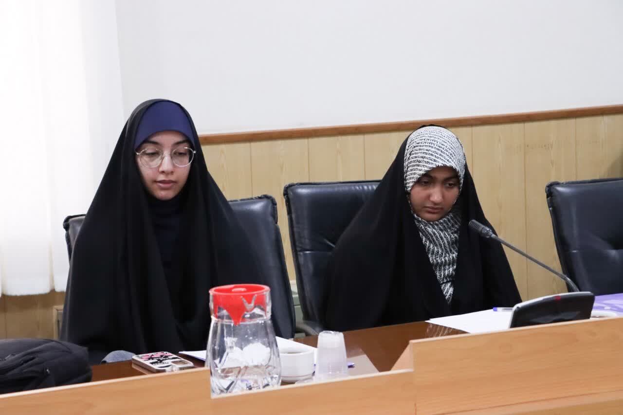 نشست صمیمانه با دبیران تشکل‌های دانشجویی استان یزد