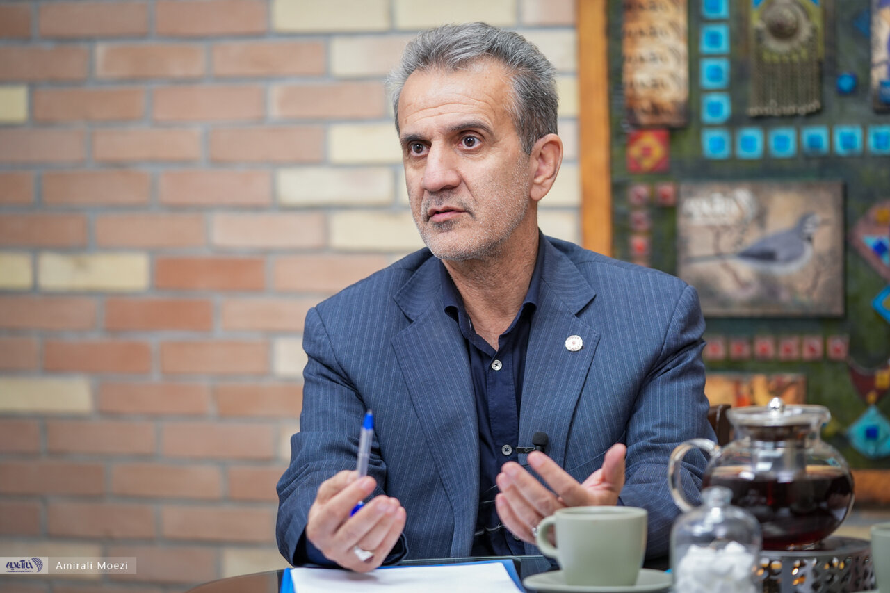 متقاضیان فرزندخواندگی اکثراً نوزادِ دخترِ سالم میخواهند/ آمار درخواست فسخ سرپرستی زیاد شده است/ به زنان مجرد متقاضی، فرزندخوانده نوزاد نمیدهند