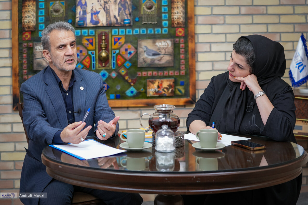 ببینید| کودکانی که چند بار خانواده عوض می‌کنند؛ روایت بیماری‌های دیده‌ نشده از زبان فعال حقوق کودکان و معاون بهزیستی