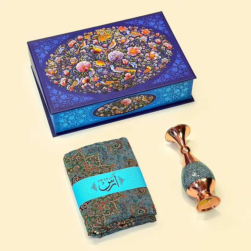 ۵ ویژگی که هر پک شب یلدای شرکتی باید داشته باشد