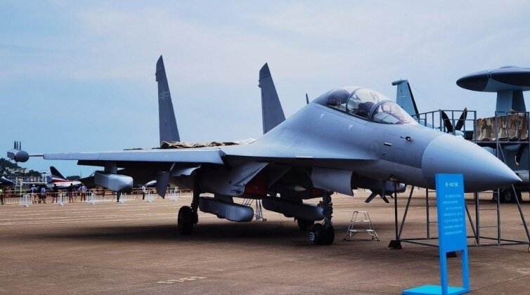 «اژدهای سیاه» در آسمان / همکاری جنگنده‌ و پهپاد عملیاتی شد