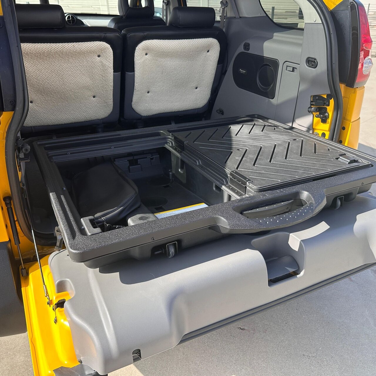 زشت‌ترین خودروی جهان، هم‌قیمت ایران‌خودرو ری‌را / عکس