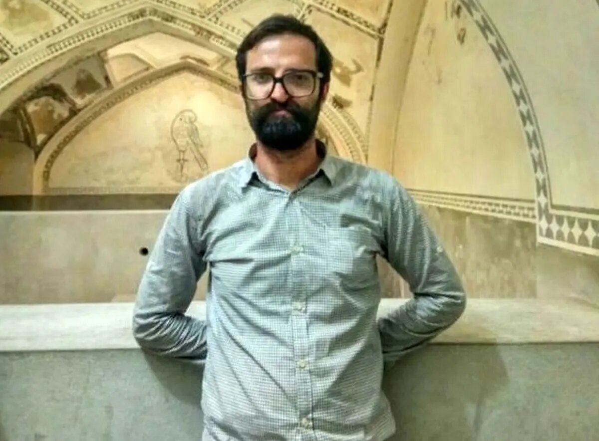 گفت‌وگو با دکتر امیرحسین جلالی، روان‌پزشک اجتماعی به بهانه مرگ ناباورانه فواد شمس
                جرقه‌ای بر انبار باروتِ افراد آسیب‌پذیر نباشیم/ پروتکل‌هایی که باید در انتشار خبر رعایت شوند: قهرمان‌سازی و گمانه‌زنی نکنیم