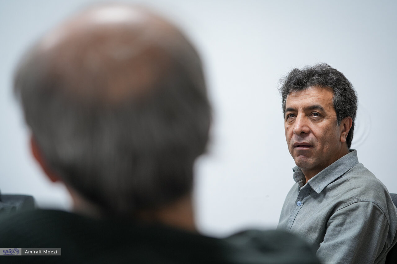 نقش اصلی، تبدیل به زن شد، چون سحر دولتشاهی بیشتر میفروشد/سحر دولتشاهی جای سعید چنگیزیان، چون موضوع زنان، موضوع ملتهب جامعه است/ اجرای گوران، بیات است