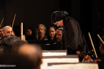 کنسرت ارکستر سمفونیک تهران به رهبری خانم *پانیذ فریوسفی*