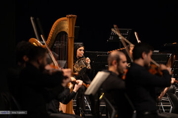 کنسرت ارکستر سمفونیک تهران به رهبری خانم *پانیذ فریوسفی*