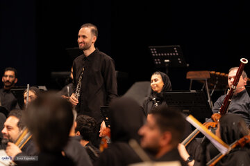 کنسرت ارکستر سمفونیک تهران به رهبری خانم *پانیذ فریوسفی*