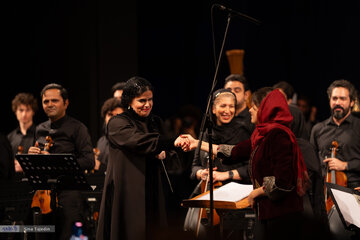 کنسرت ارکستر سمفونیک تهران به رهبری خانم *پانیذ فریوسفی*