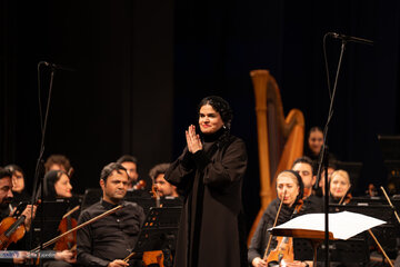 کنسرت ارکستر سمفونیک تهران به رهبری خانم *پانیذ فریوسفی*