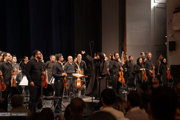 کنسرت ارکستر سمفونیک تهران به رهبری خانم *پانیذ فریوسفی*