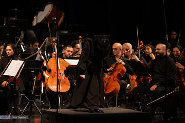 کنسرت ارکستر سمفونیک تهران به رهبری خانم *پانیذ فریوسفی*