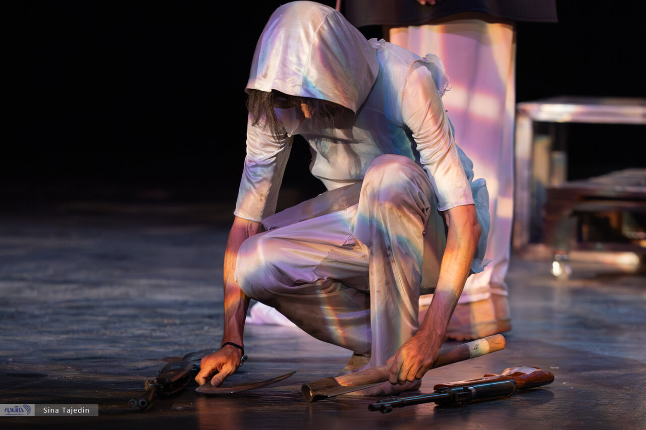 زنی که برای برگشت برکت به باغ به عقد درخت درآمد/ گزارش تصویری نمایش «عروس انار»