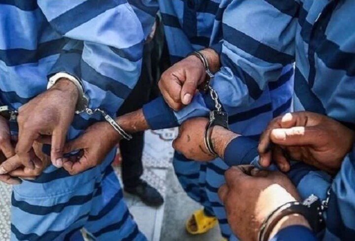 کلاهبرداری تازهای با روش فروش حوالههای جعلی خودرو در حال گسترش است. این شیوه به تازگی توجه بسیاری را به خود جلب کرده و متأسفانه برخی افراد قربانی این ترفند شدهاند. کارشناسان نسبت به این نوع کلاهبرداری هشدار میدهند و توصیه میکنند که مردم در خرید حواله خودرو دقت بیشتری داشته باشند. کلاهبرداری تازهای با روش فروش حوالههای جعلی خودرو در حال گسترش است. این شیوه به تازگی توجه بسیاری را به خود جلب کرده و متأسفانه برخی افراد قربانی این ترفند شدهاند. کارشناسان نسبت به این نوع کلاهبرداری هشدار میدهند و توصیه میکنند که مردم در خرید حواله خودرو دقت بیشتری داشته باشند.