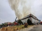 آتش‌سوزی گسترده در یک واحد تولیدی